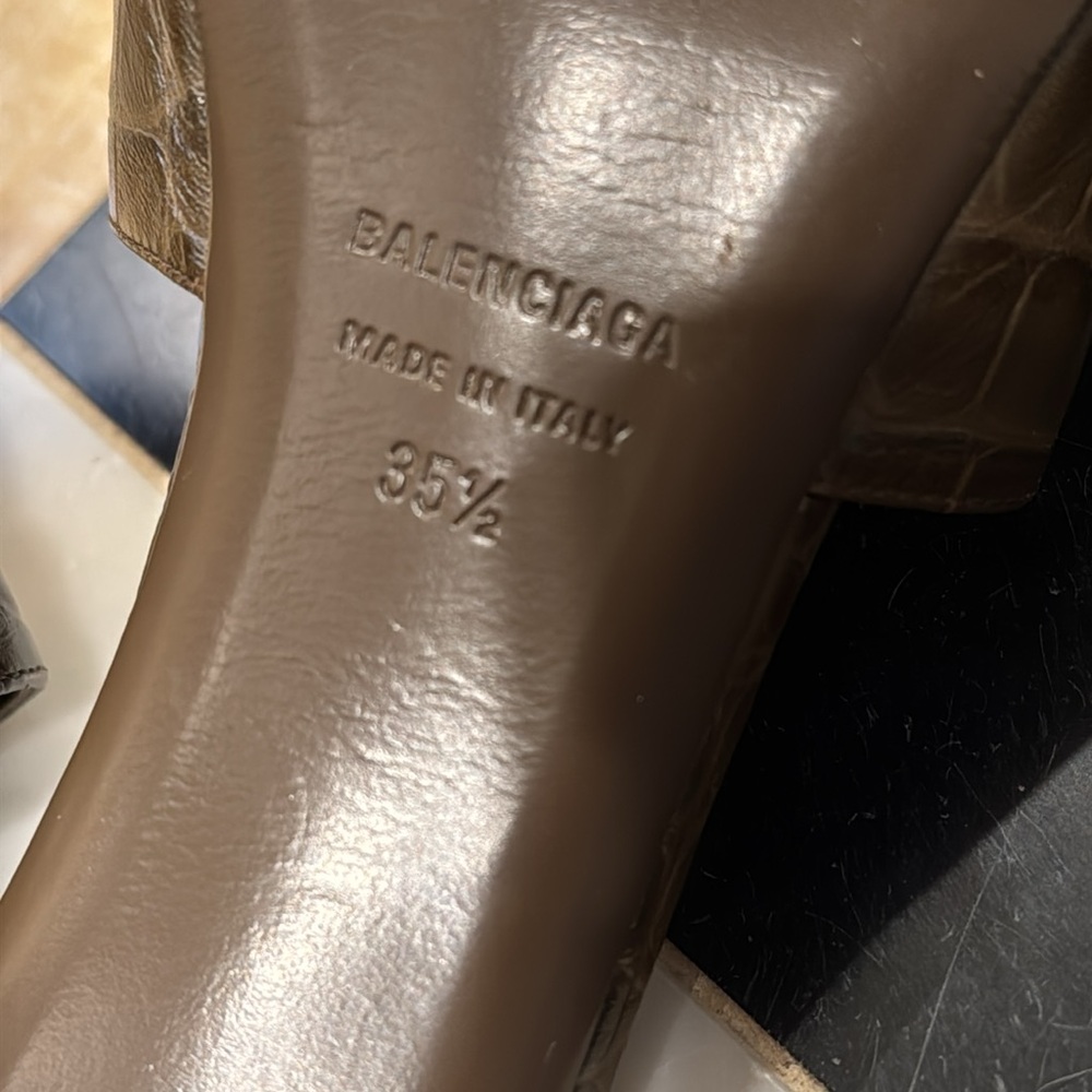 VGUC BALENCIAGA CROC-EMBOSSED GROUPIE SANDAL - Picture 7 of 10